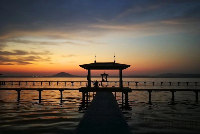 东湖夕照