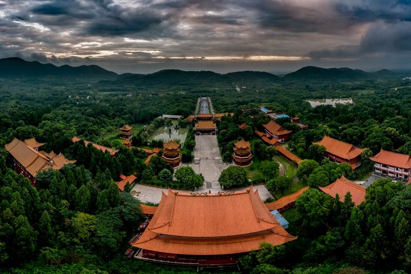 光谷印象-俯瞰灵泉寺