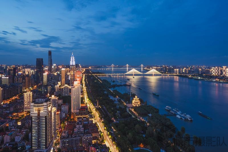 江滩夜景