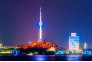 江城明珠-武汉电视塔夜景，摄于武昌江滩。袁潮涌摄影