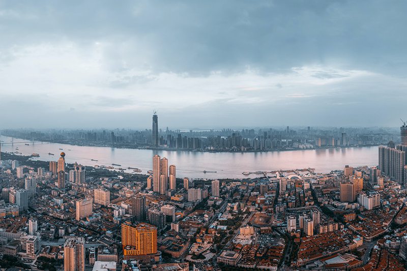 雨后江城