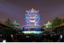 3月25日晚，武汉地标黄鹤楼以一场精彩绝伦的激光秀答谢曾经无私帮助过武汉的白衣天使们。