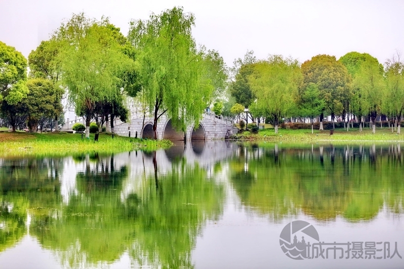 烟雨蒙蒙看沙湖