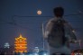 4月27日晚19点30分，武汉上演“超级月亮”天文现象。