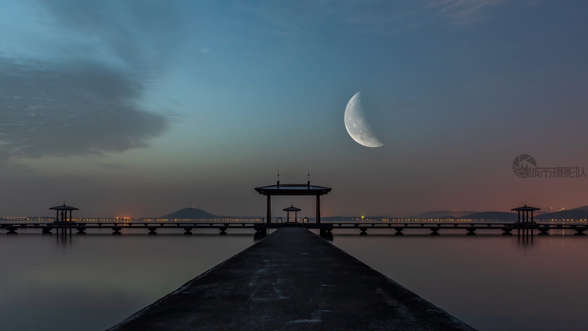 东湖看日出
