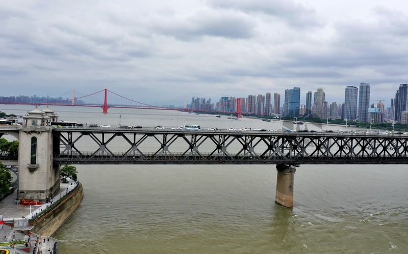 雨后江城更靓丽