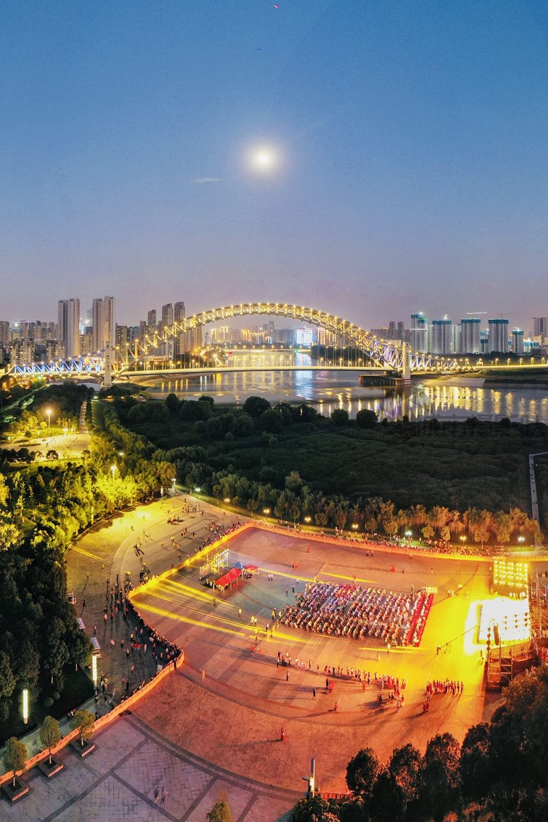 汉江湾的夜晚