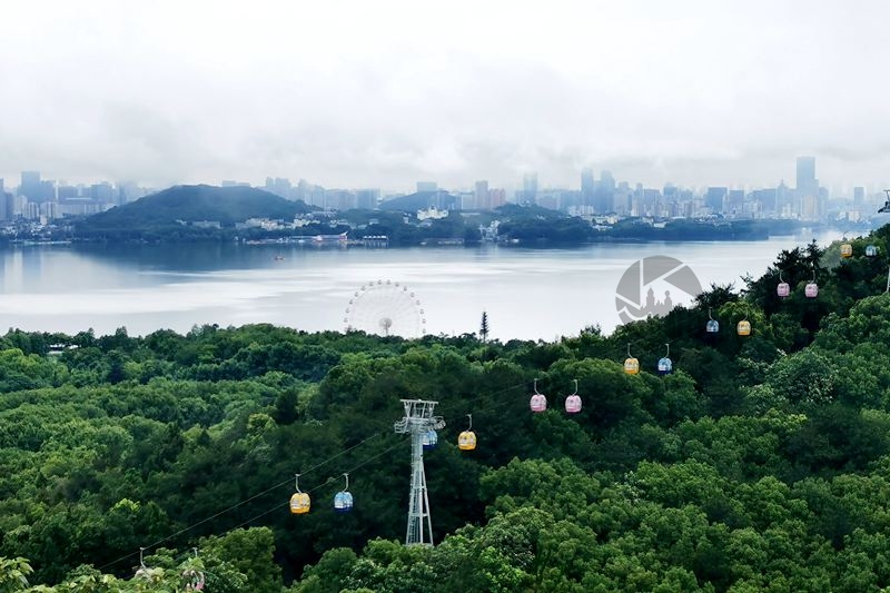 雨后东湖
