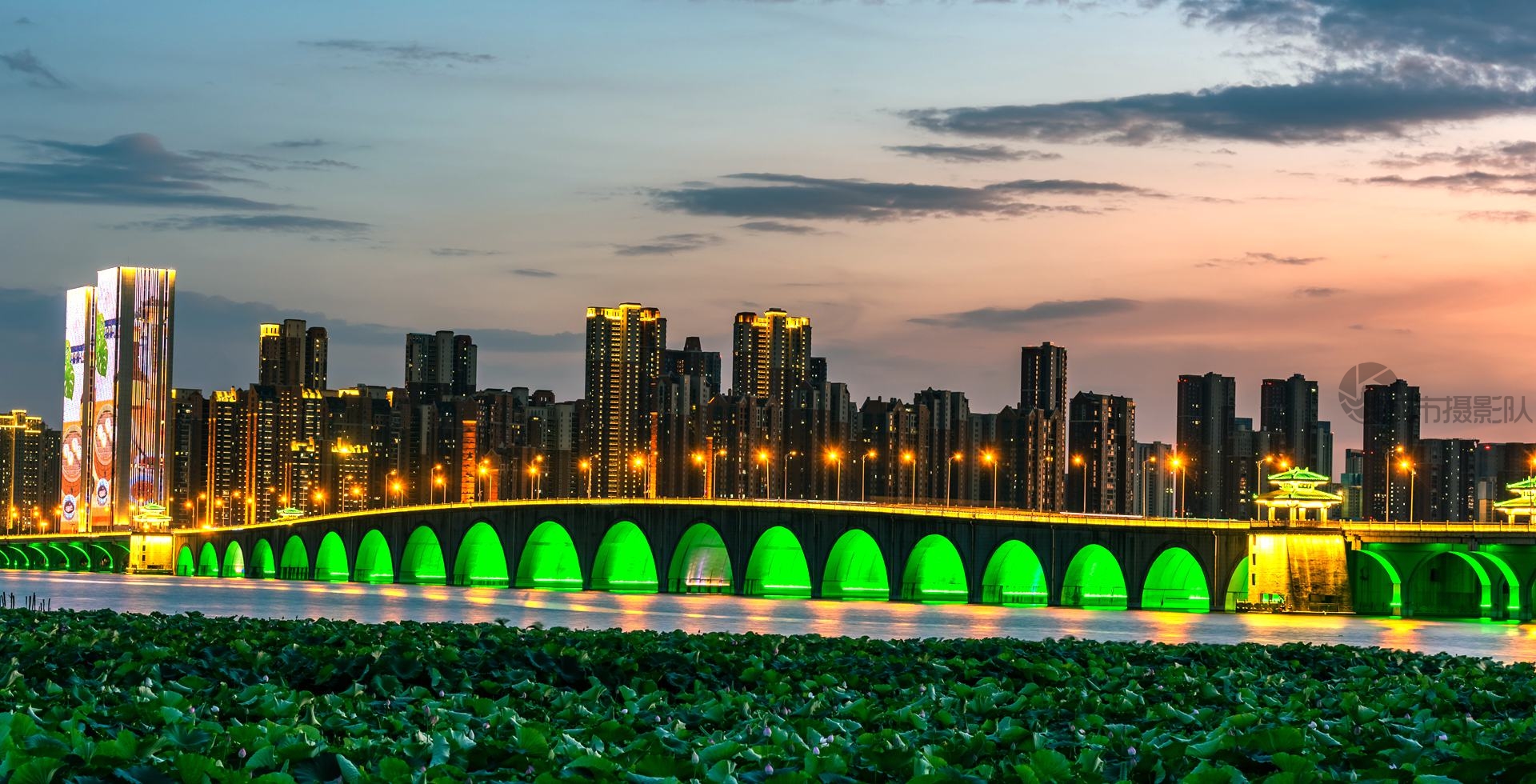 墨水湖大桥夜色