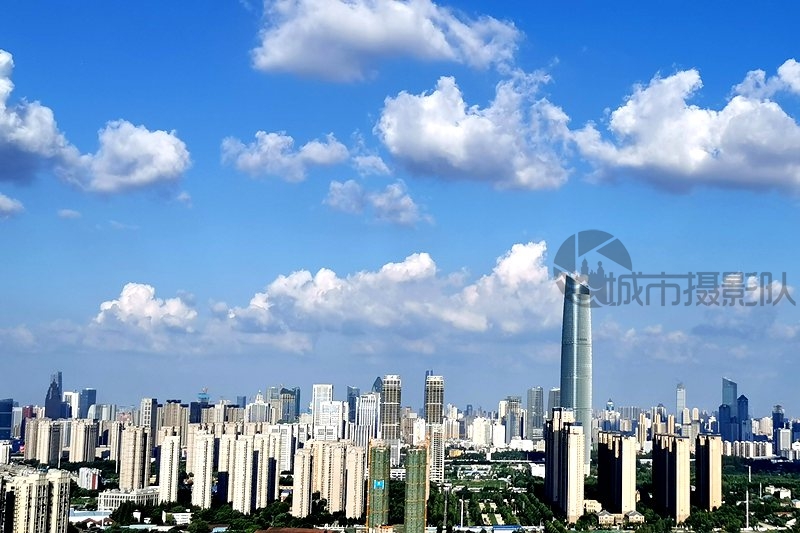暴雨洗礼的天空