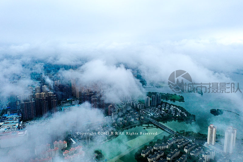 中午的云层