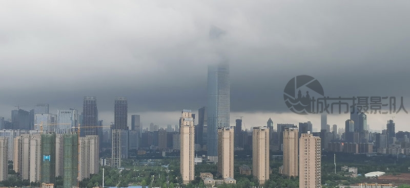 云压江城