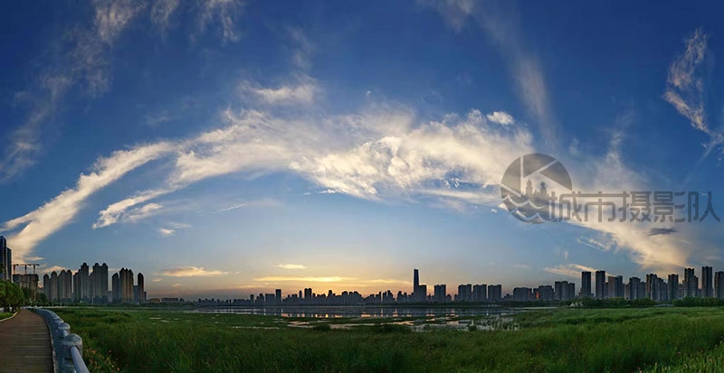 沙湖上空的云桥
