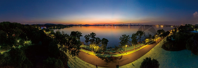 东湖夜色