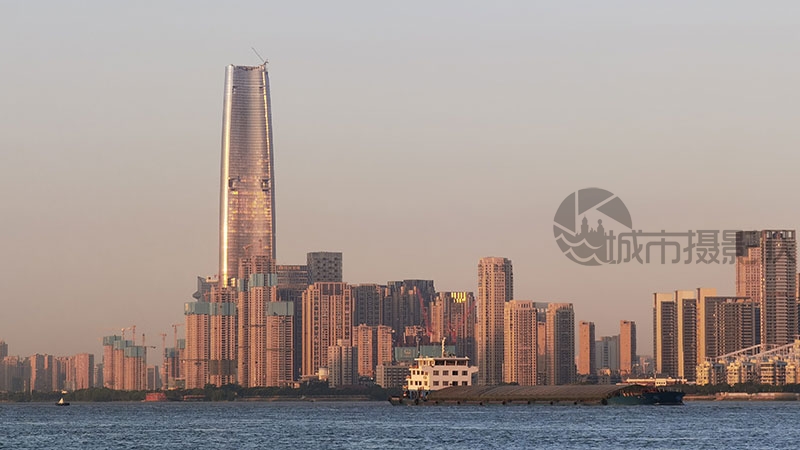 暮目下的江城和城市