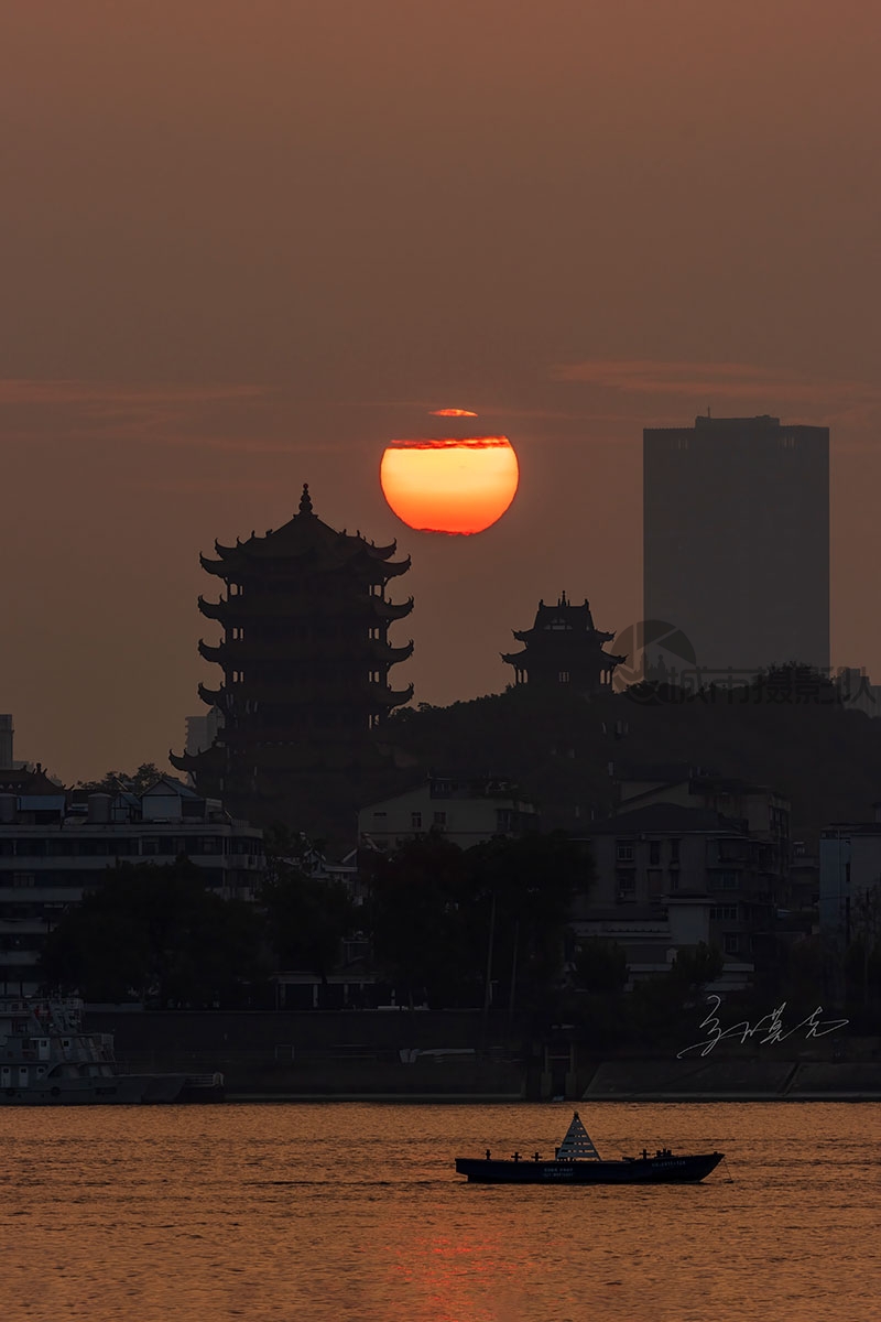 日出黄鹤楼