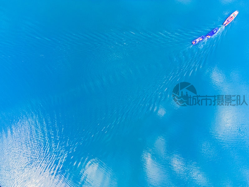 碧波荡漾的金银湖