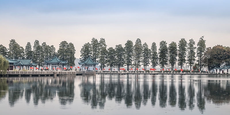 东湖倒影