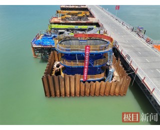 漳汕高铁东山跨海特大桥栈桥合龙