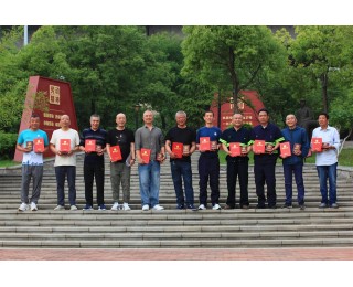 40年坚守一线，“老”环卫工人们当了一回特殊游客