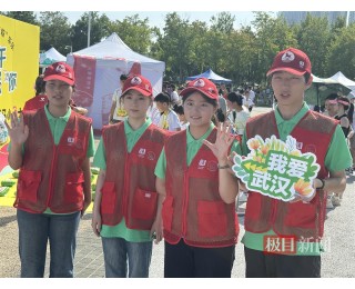 助力“汉马小勇士亲子跑”，“志愿红”绘就爱心画卷