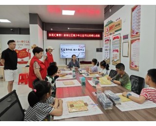 墨香飘社区，能人展风采！游湖社区公益书法课堂正式开课