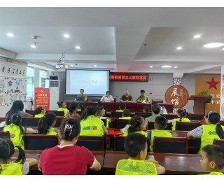 武汉一街道开展“老兵宣讲进社区 童心向党庆八一”爱国主义教育活动