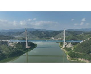 世界最大跨度梁桁组合高铁斜拉桥合龙 西十高铁距通车更进一步