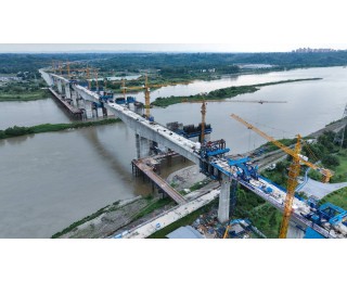 岷江特大桥实现全桥合龙 市域（郊）铁路成眉线取得重大突破