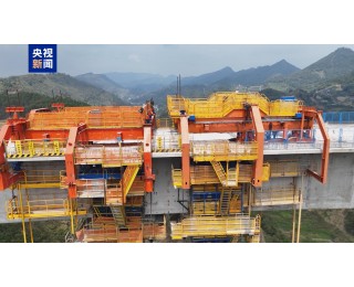 新渝万高铁蔡家沟双线特大桥成功合龙