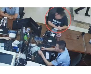 在逃人员处理违章，武汉经开区窗口民警秒识破