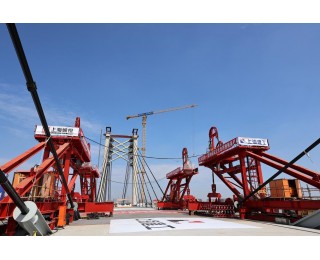 上海：嘉松公路越江新建工程主桥顺利合龙