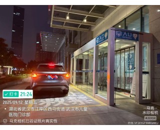 生死时速！武汉江岸女快骑队员紧急护送患儿就医