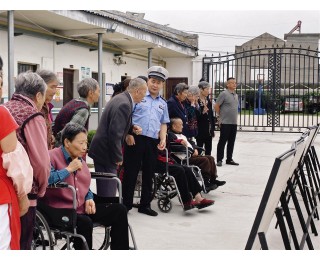 中秋来临送平安！黄陂交警走进养老院，帮助银发老人筑牢安全路