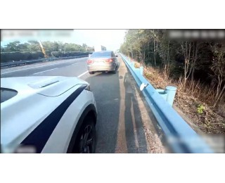 客户催订单催得急！驾驶员违停接电话被罚200元、记9分