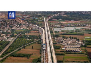 西十高铁陕西段全线完成铺轨