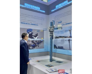 （给新媒体）2025国际（武汉）智博会⑥丨国内首创的智能塔机可一键“长高”，大风来临前可快速“下蹲”