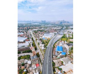 美观的招牌、洁美的街道，东湖风景区青化路实现蝶变