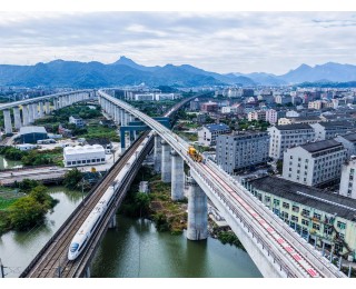 杭台高铁温玉段开始铺轨