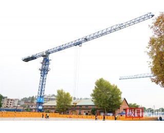 湖北住建行业开展吊装技能大比武——“云端工匠”操纵塔机“穿针引线”