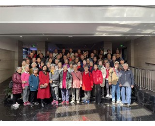 毕业一甲子，再聚仍是少年：62 位八旬同窗赴60年之约