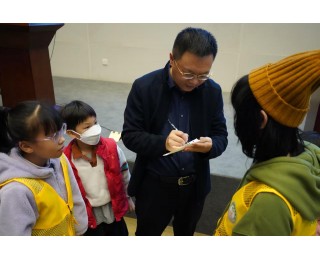 湖北省少儿图书馆举办科普讲座，带领孩子们探秘花之秘境