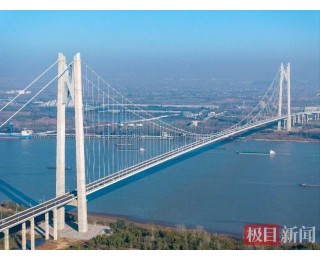 “中国第一跨”南京新生圩长江大桥通车，比武汉杨泗港长江大桥跨径长60米