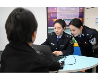 白天进社区服务，夜晚再开办证专场，武汉江岸公安打造“政务服务+”品牌