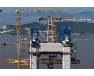 浙江：双屿门特大桥先导索成功过海