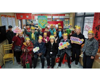 高龄老人集体生日会见证“老有所暖”的社区温度