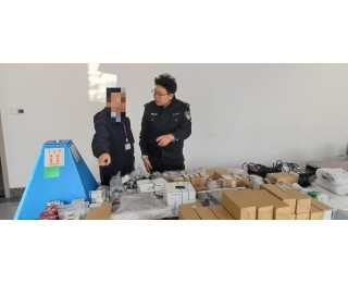 价值200万元的赃款赃物被追回来了，民警还现场讲解防盗知识