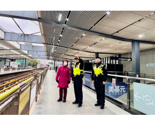 气温大跳水！武汉轨道公安全时守护不打烊