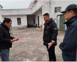 宣传“袋”回家，驻村工作队入户开展安全宣教活动