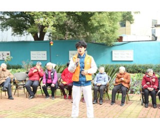 义剪、表演、田园翻整……洪山区这个养老服务中心来了群“活雷锋”